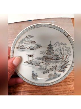 Vintage* 70s Hand-painted Kutani Porcelain Plate